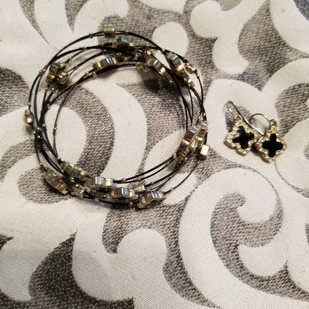 Bracelet and earring set